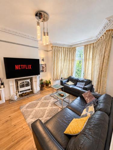 Wimbledon 3-bed home | Garden & super king