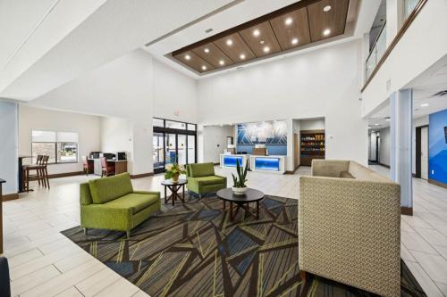 Exterior view, Holiday Inn Express & Suites Dallas East-Fair Park By IHG in Claremont