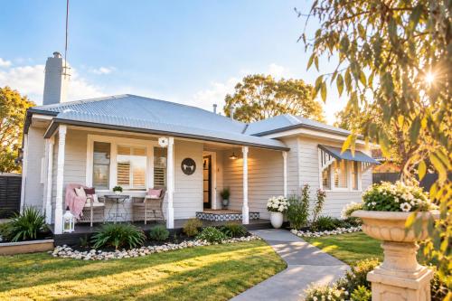 Boutique Cottage Accommodation - Bacchus Marsh