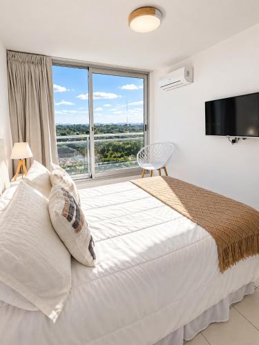 Torre Bellagio - Piso 17 - Full Amenities - 4 Pax - Piscina Climatizada