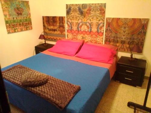  Small Double Room with Shared Bathroom image 6