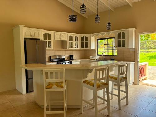 Hills View Hideaway in โครินท์