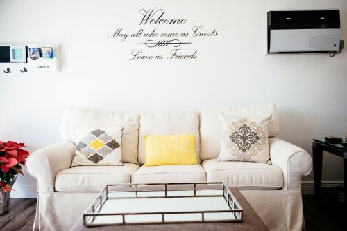 One-Bedroom Apartment image 9