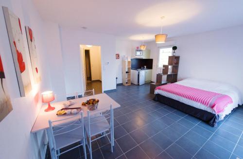 Appart'Residence Belle Vue - Studio with Kitchen photo 19