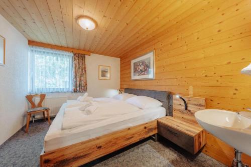 3 bedrooms, 3 beds