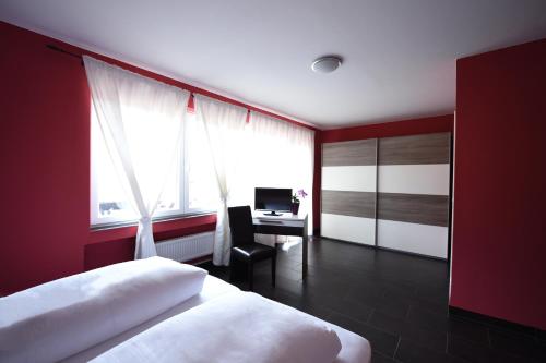 1 queen bed