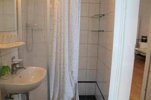 Hotel Pension Waizenegger am Kurfürstendamm - image 11