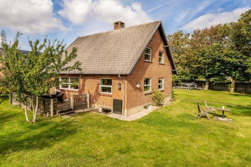 Cozy Holiday Home With Terrace Near Water On The Small Island Of Fur - Location saisonnière - Fur