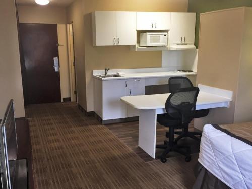 Extended Stay America Select Suites - Chicago - Rolling Meadows
