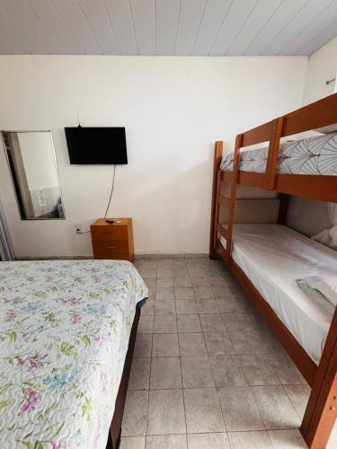 1 double bed, 1 twin bed