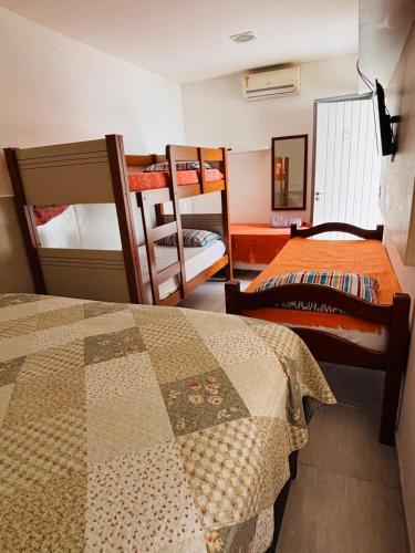 1 double bed, 1 twin bed