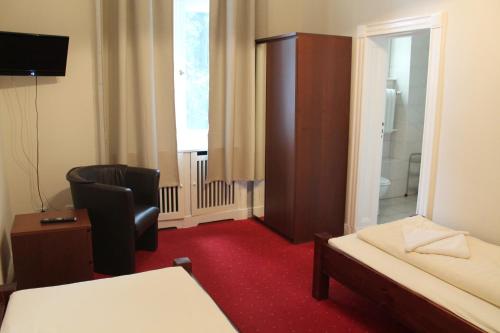 2 twin beds