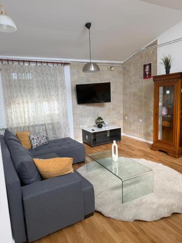 A spacious apartment in a house in a quieter part of Belgrade