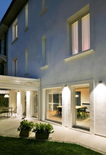 Conti Guest House - image 12