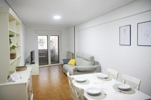 Apartamento Bretón de los Herreros con TERRAZA