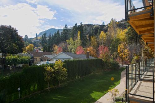 Two-Bedroom Suite with Bluff View