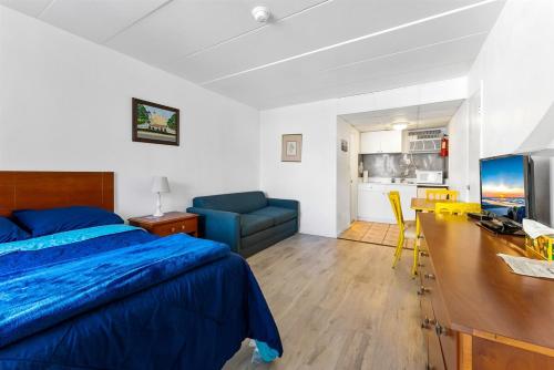 Wildwood Studio Condo with a Seasonal Pool | Unit 109 – Wildwood, NJ