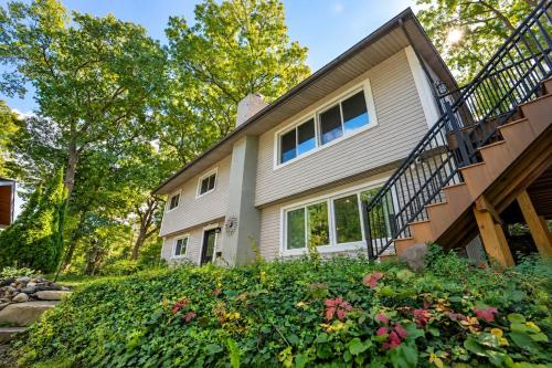 . Well appointed Lakefront home