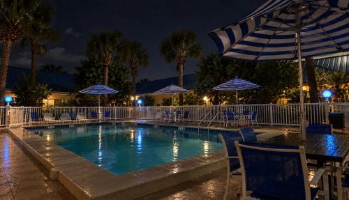 Úszómedence, Island Sun Inn & Suites - Historic Venice & Beach Getaway in Venice (Florida)