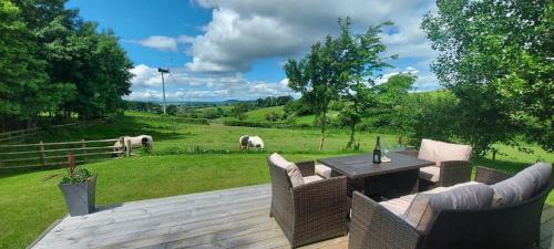2 bedrooms, 4 beds