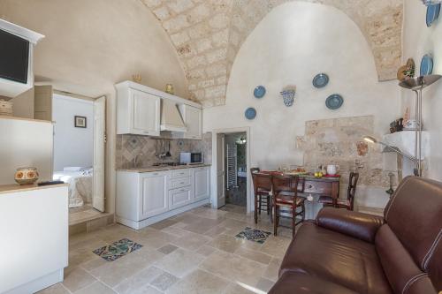Kitchen, Casale Cappuccio Apartments in Zona Sisri