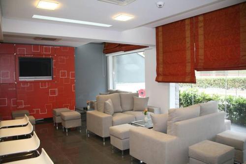 Hotel Des Roses - image 5