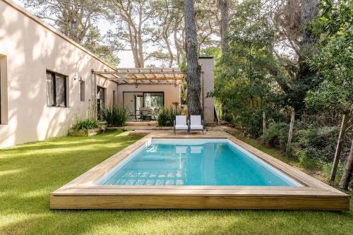 Beach House Pool Woods and Ocean near Manantiales