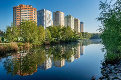Luxury apartment on Park lakes