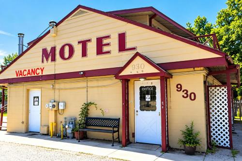 Bob's Woodstock Motel