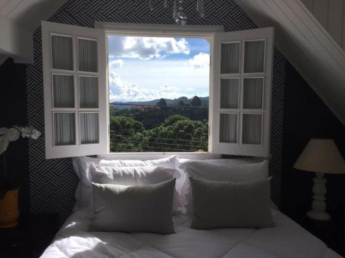 Superior Double Room with City View image 5
