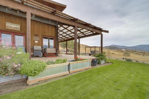 40-Acre Methow Valley Home w/ Horse Boarding
