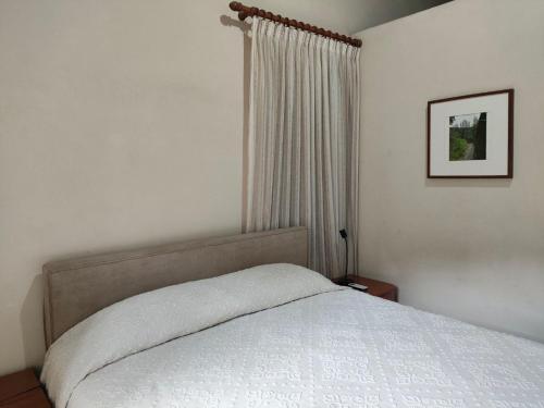 1 queen bed, 1 sofa bed