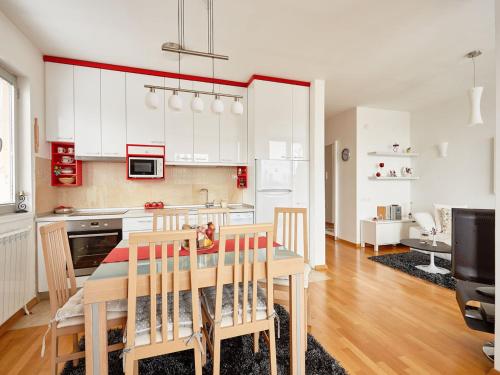 Luxury Apartment Near City Center, Skopje (photo 9)