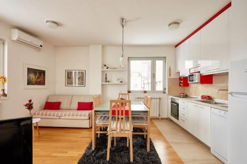 Luxury Apartment Near City Center, Skopje (photo 6)