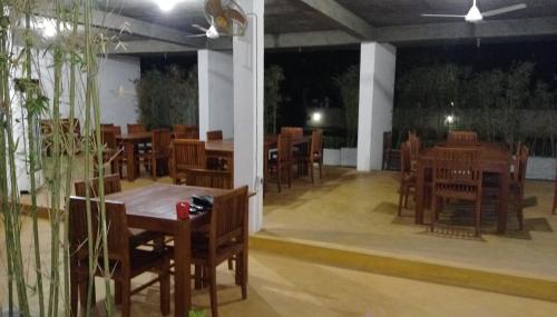 Restoran, Samwill Holiday Resort in Yala