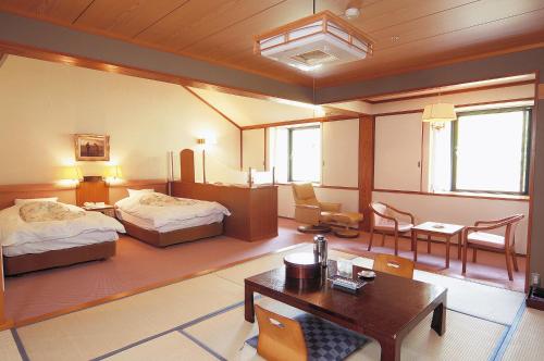 room detail thumbnail 2
