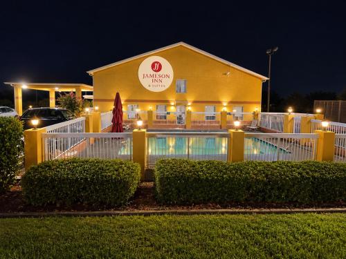 . Jameson Inn and Suites Hazelhurst