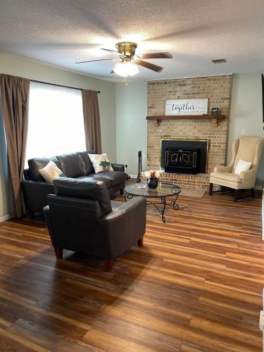 20 Acre Ranch - 40 min to 30A!