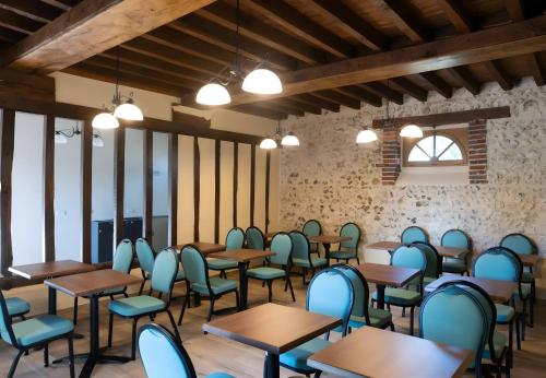 Chambre Chasserie 6-Grange Arthuis in Lavau (Burgundy)