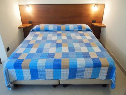 2 bedrooms, 4 beds