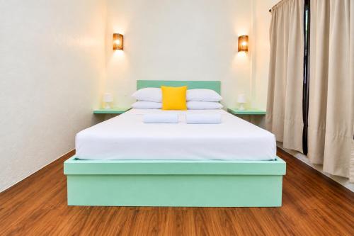 2 twin beds