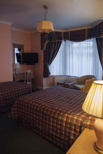 Her Majesty Hotel – London