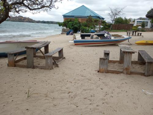 Venice Beach Lodge in Monkey Bay