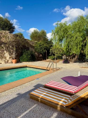 Secluded Mountainside Retreat w Pool, Sauna & Gym gîte à louer Barranco do Vale de Boi