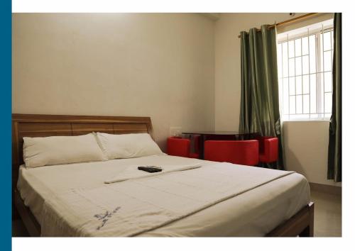 Blue Stones Service Apartment Ideally located in the Peelamedu area, Blue Stones Service Apartment promises a relaxing and wonderful visit. The property features a wide range of facilities to make your stay a pleasant experience. 