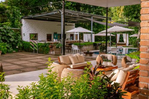 Amalfi Surf Lodge in El Zonte