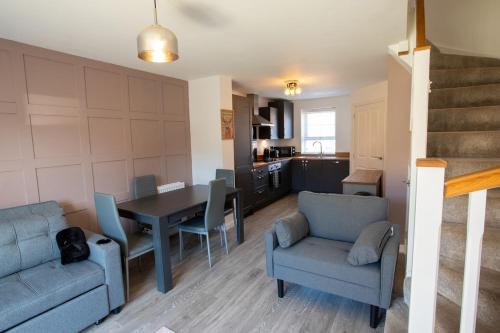 Solid Mirror Exquisite Home Doncaster