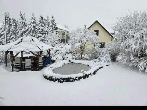 Holzchalet mit Garten in Egnach, Schweiz
