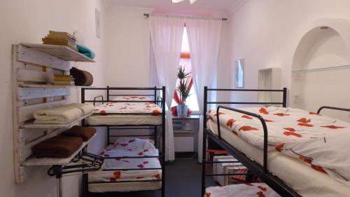 FlyFly Hostel , darmowy parking , rezerwuj przez urządzenia mobilne -10 procent, Breslau (Foto 8)