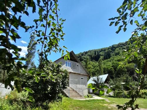 KYIAL guest house in Talas